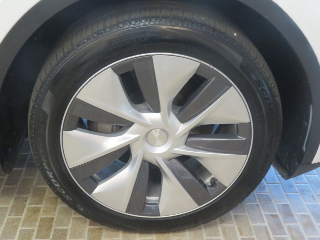 Photo 10 of this TESLA MODEL Y