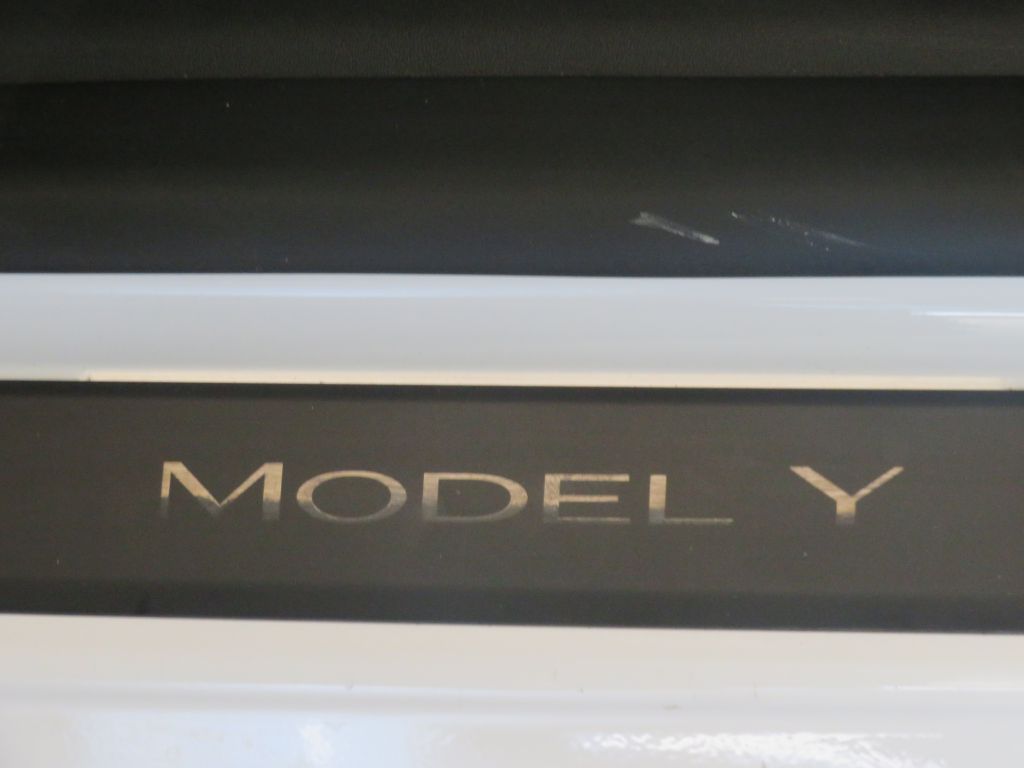Photo 17 of this TESLA MODEL Y