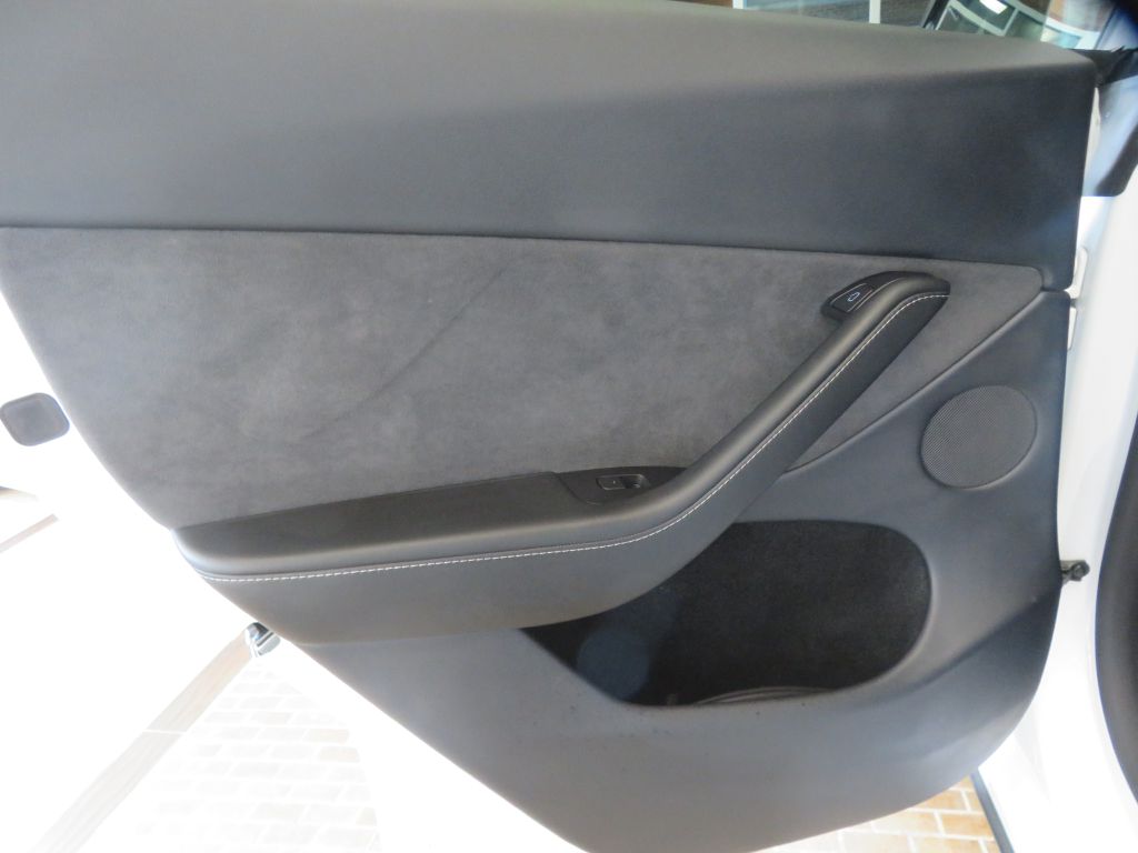 Photo 18 of this TESLA MODEL Y
