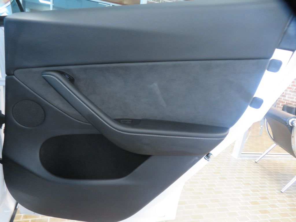 Photo 21 of this TESLA MODEL Y