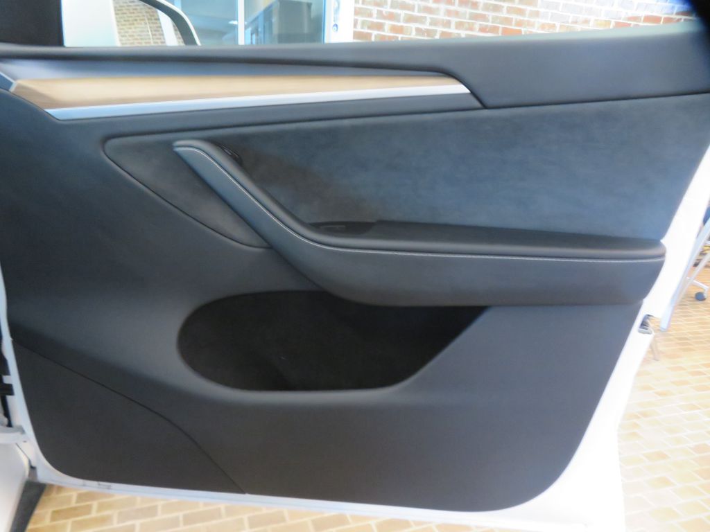 Photo 24 of this TESLA MODEL Y
