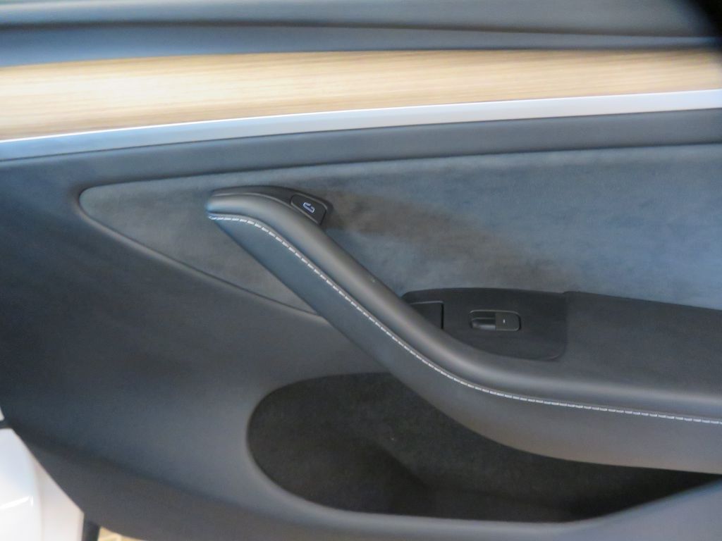 Photo 25 of this TESLA MODEL Y