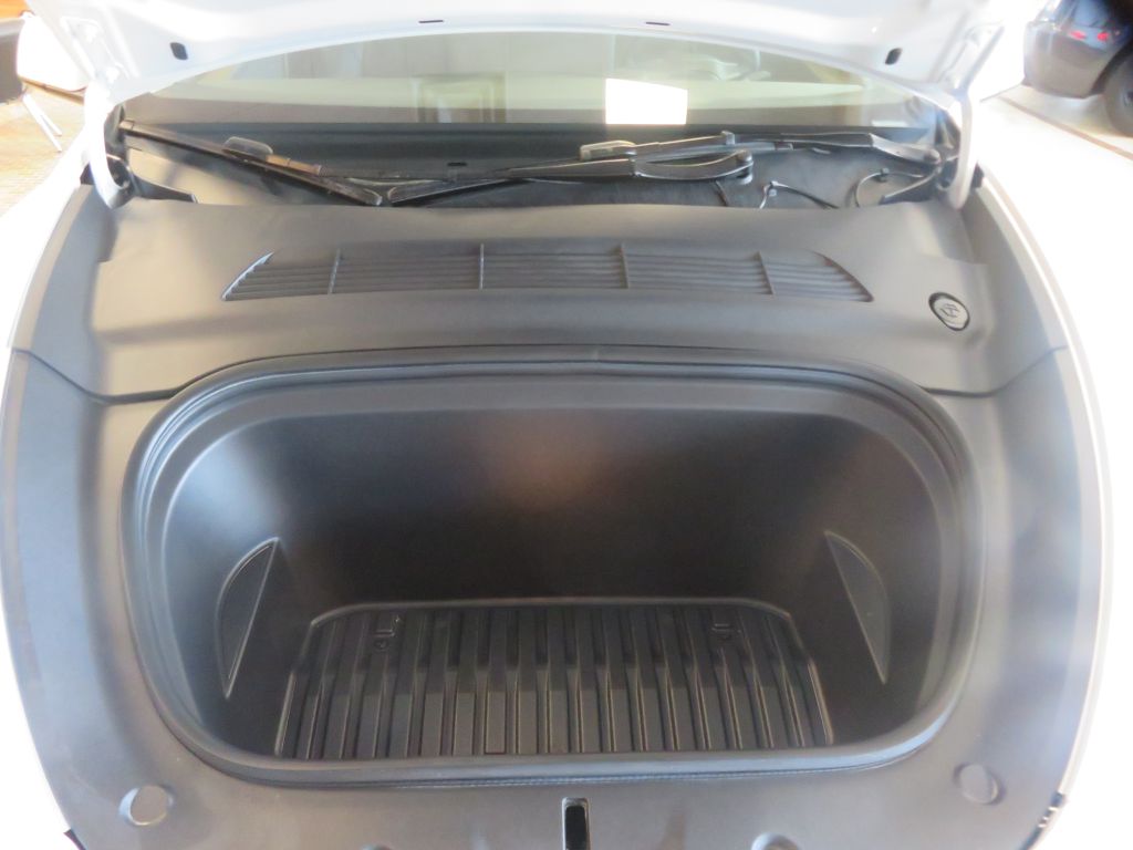 Photo 53 of this TESLA MODEL Y