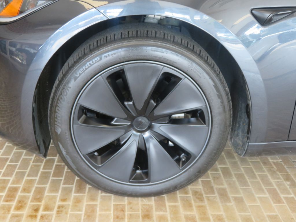 Photo 7 of this TESLA MODEL 3