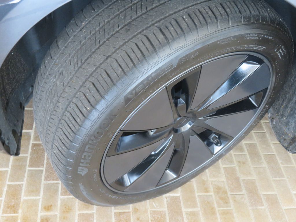 Photo 11 of this TESLA MODEL 3