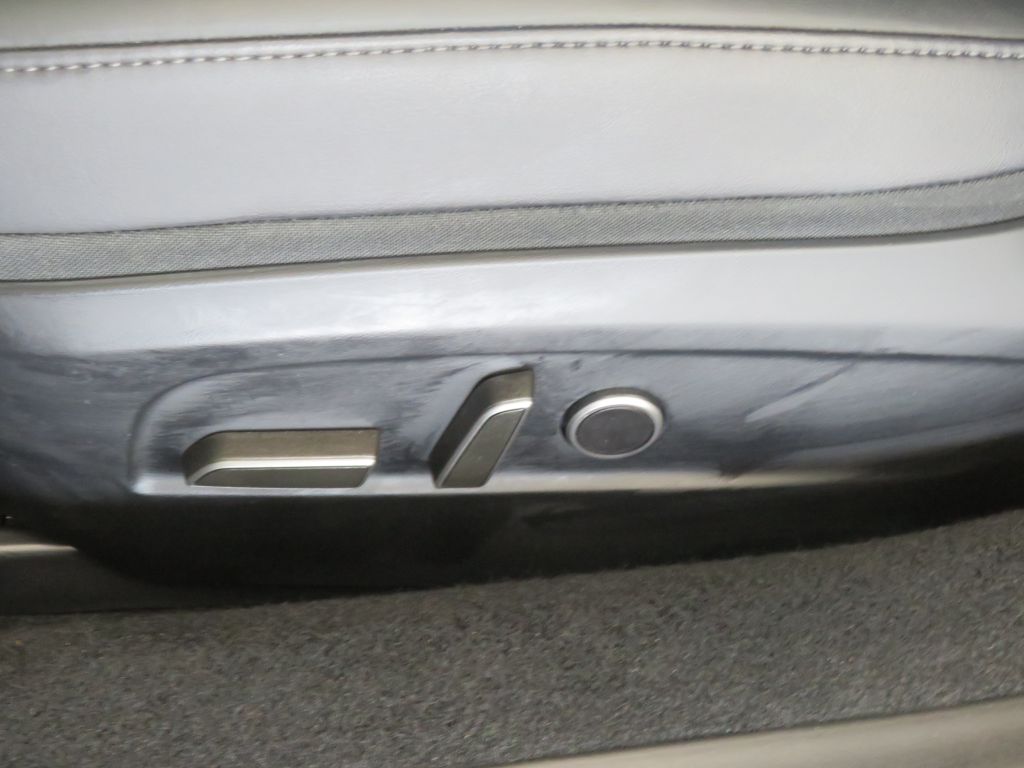 Photo 16 of this TESLA MODEL 3