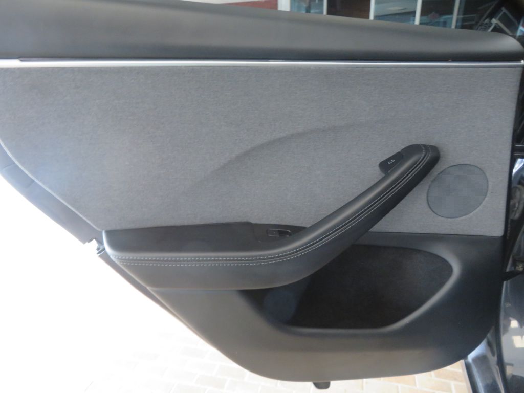 Photo 17 of this TESLA MODEL 3