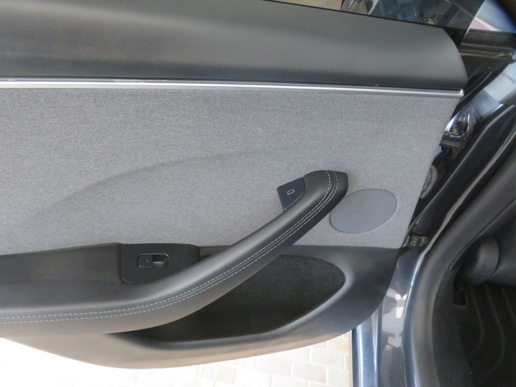 Photo 18 of this TESLA MODEL 3