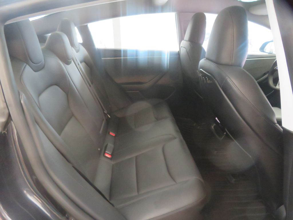 Photo 22 of this TESLA MODEL 3