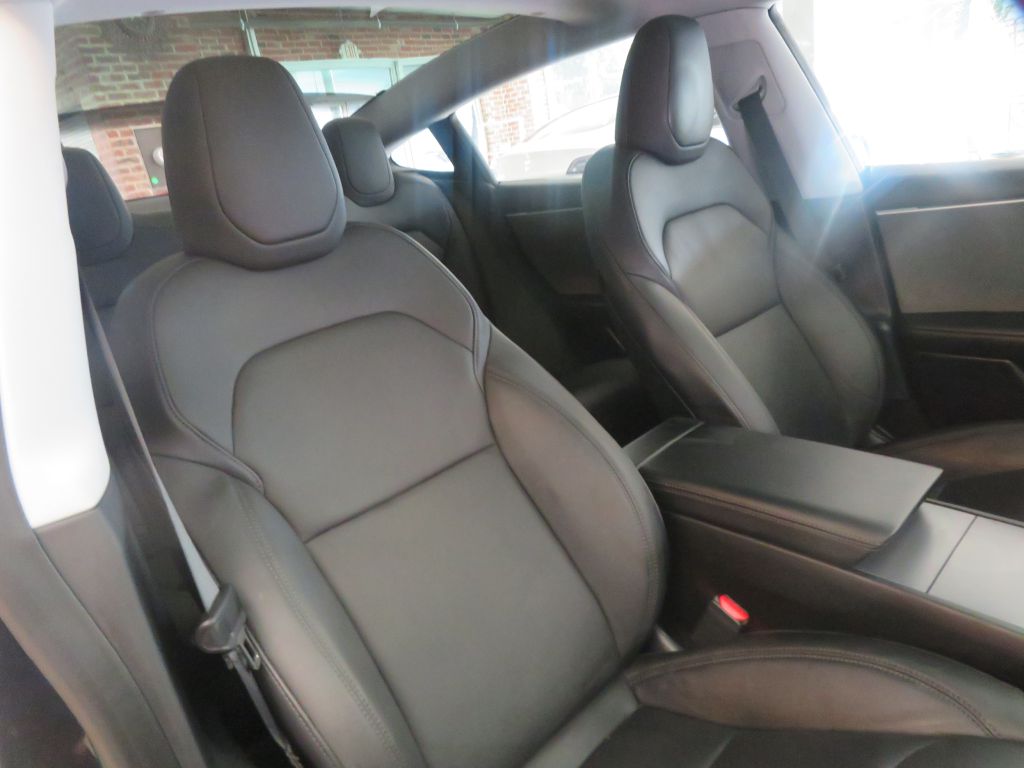 Photo 27 of this TESLA MODEL 3