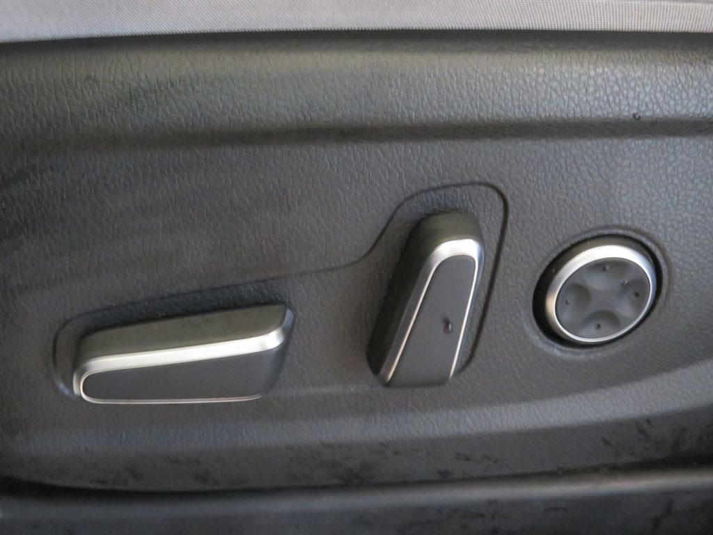 Photo 16 of this HYUNDAI PALISADE
