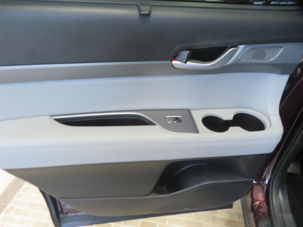 Photo 18 of this HYUNDAI PALISADE