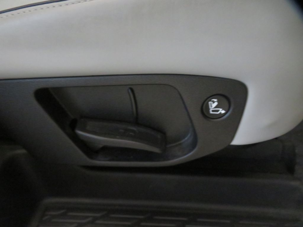 Photo 27 of this HYUNDAI PALISADE