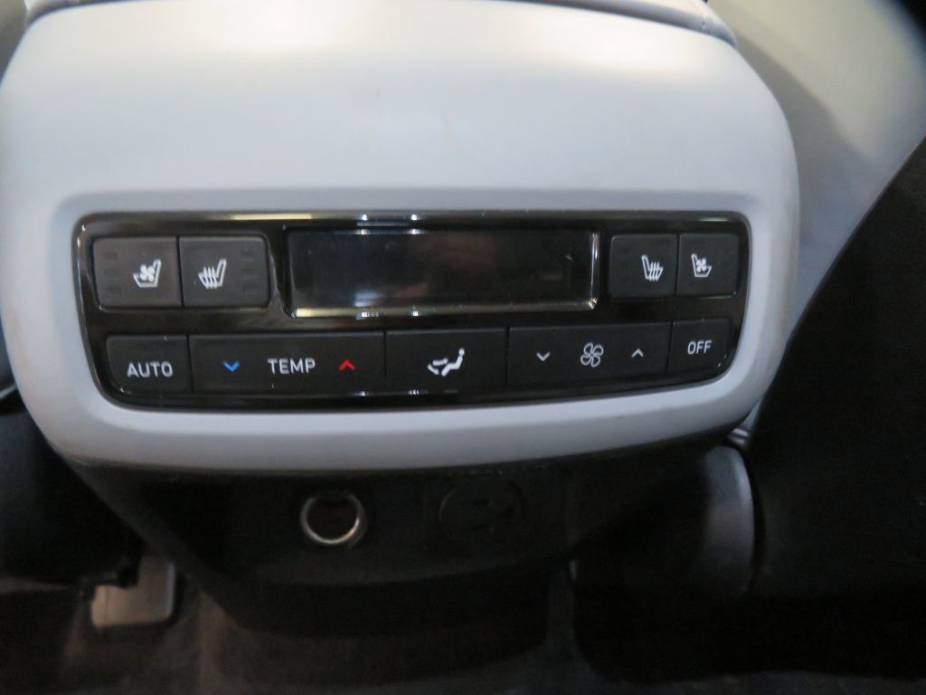 Photo 57 of this HYUNDAI PALISADE