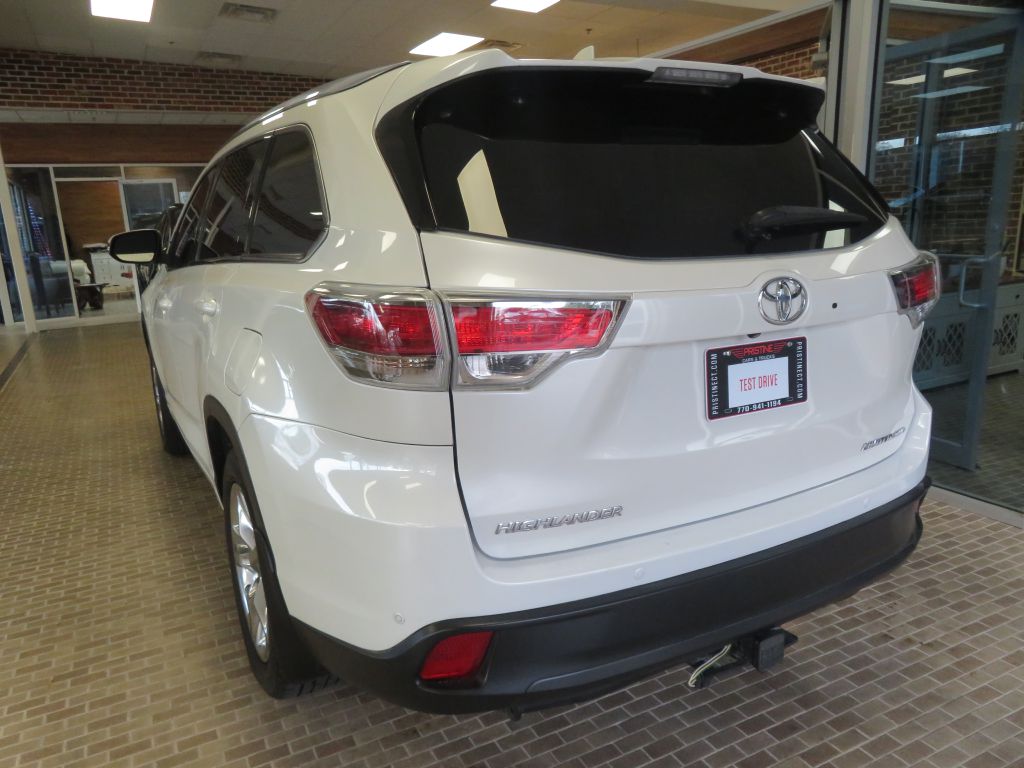 Photo 6 of this TOYOTA HIGHLANDER