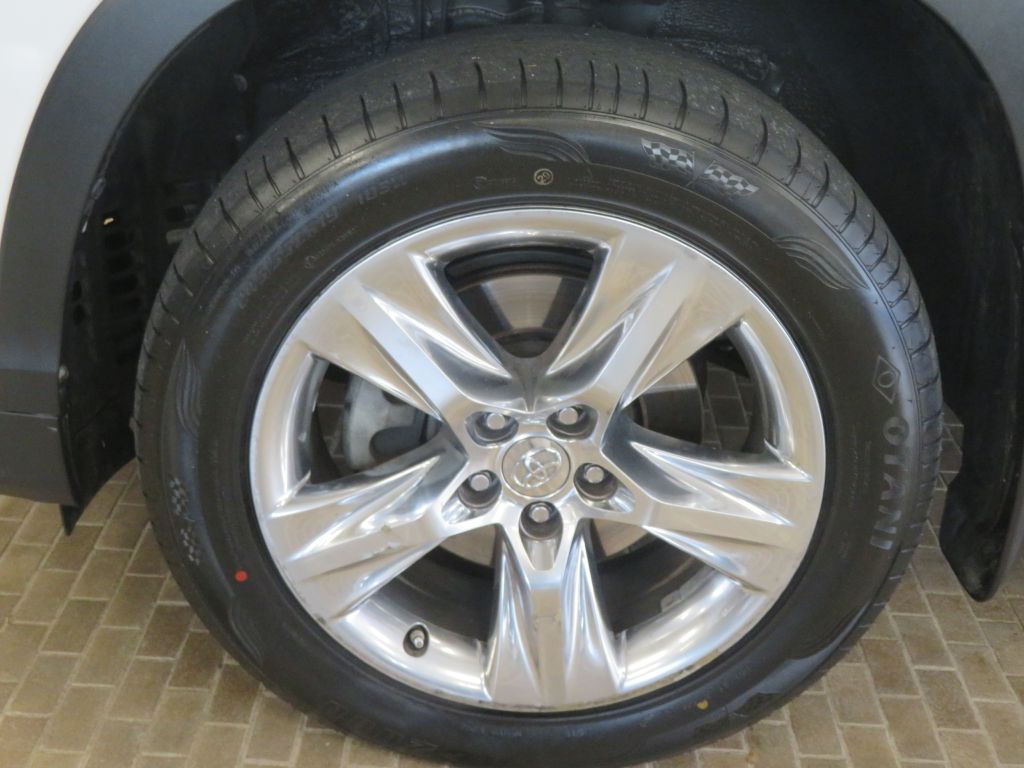 Photo 7 of this TOYOTA HIGHLANDER