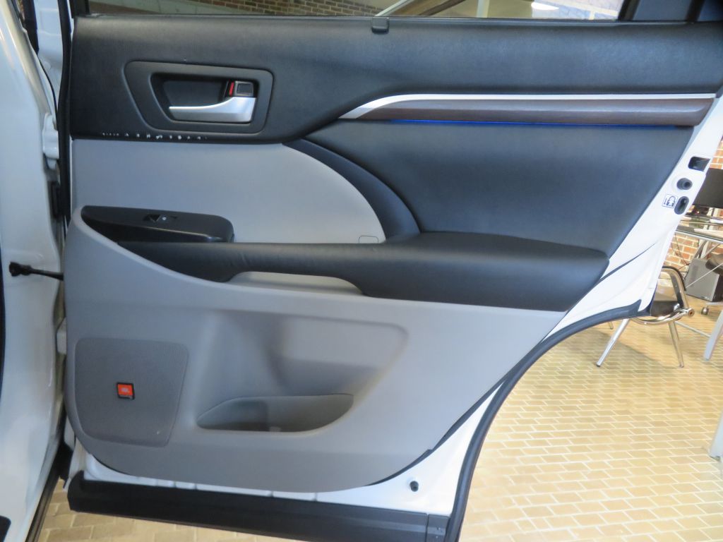 Photo 23 of this TOYOTA HIGHLANDER