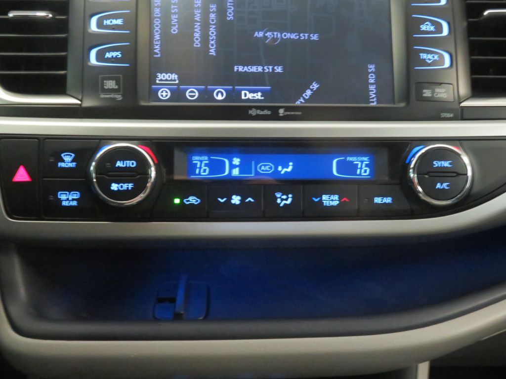 Photo 44 of this TOYOTA HIGHLANDER
