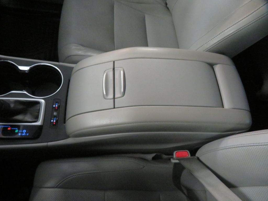 Photo 49 of this TOYOTA HIGHLANDER