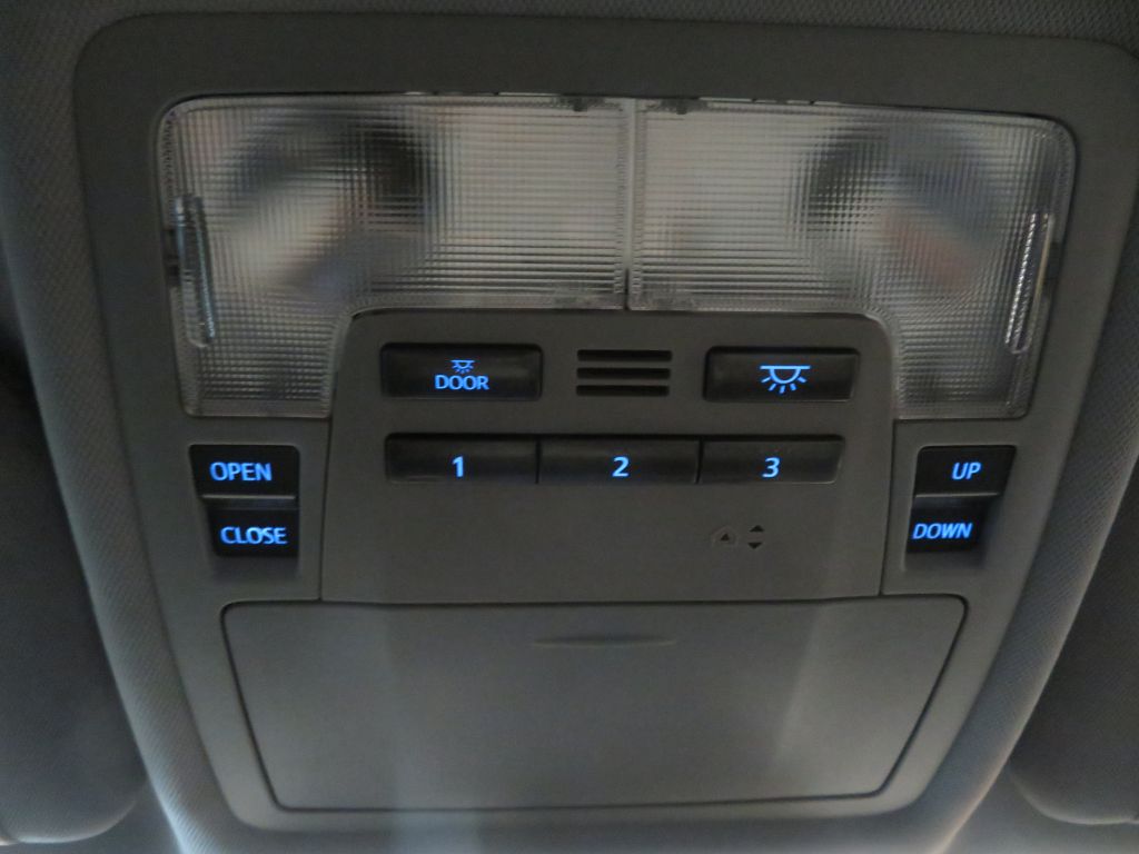 Photo 51 of this TOYOTA HIGHLANDER