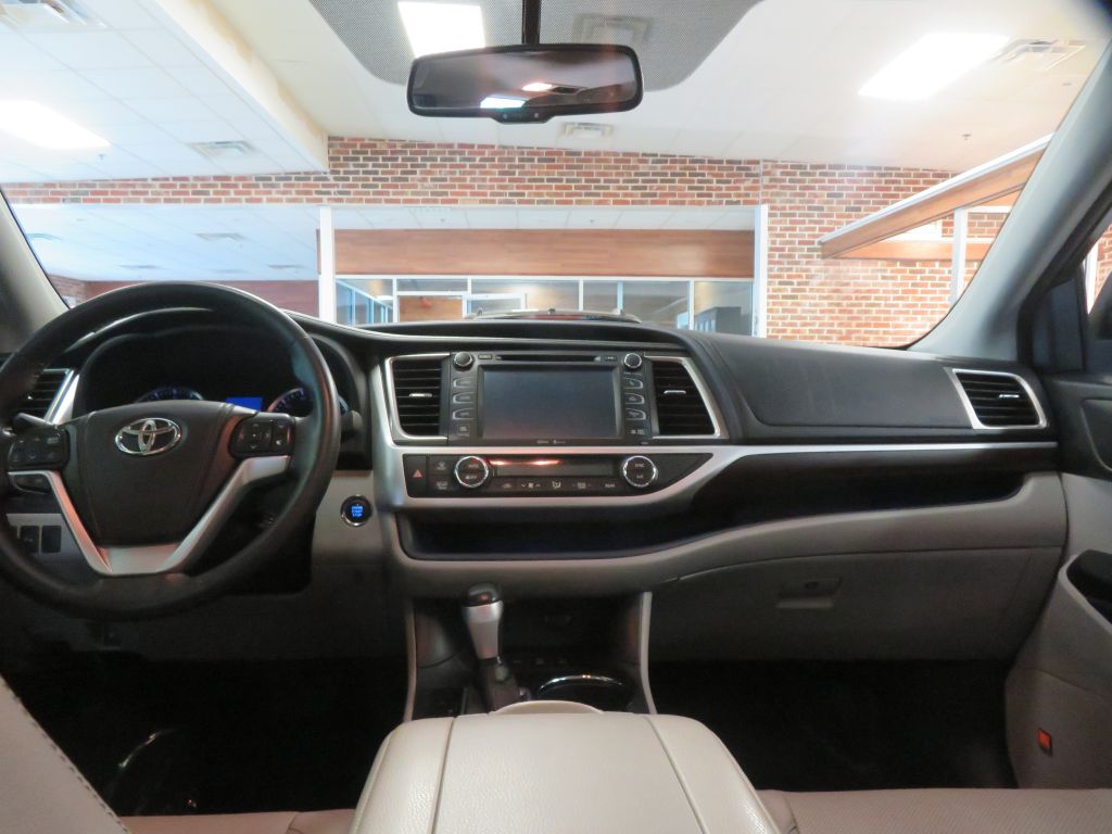 Photo 53 of this TOYOTA HIGHLANDER