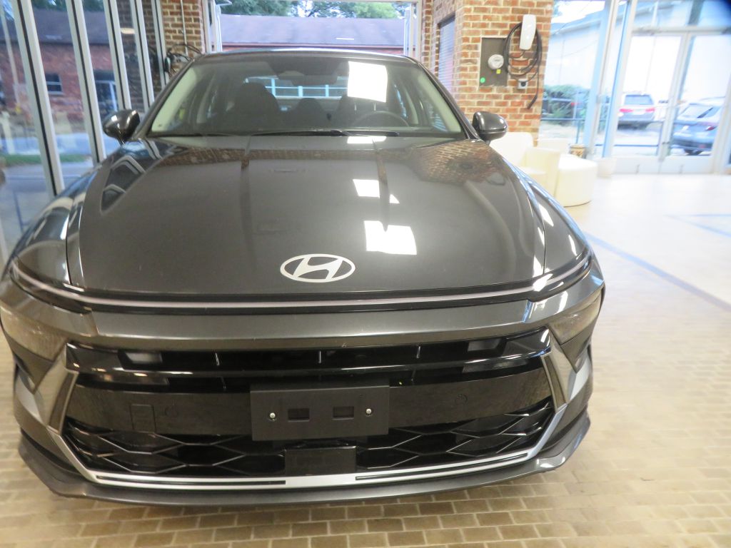 Photo 2 of this HYUNDAI SONATA