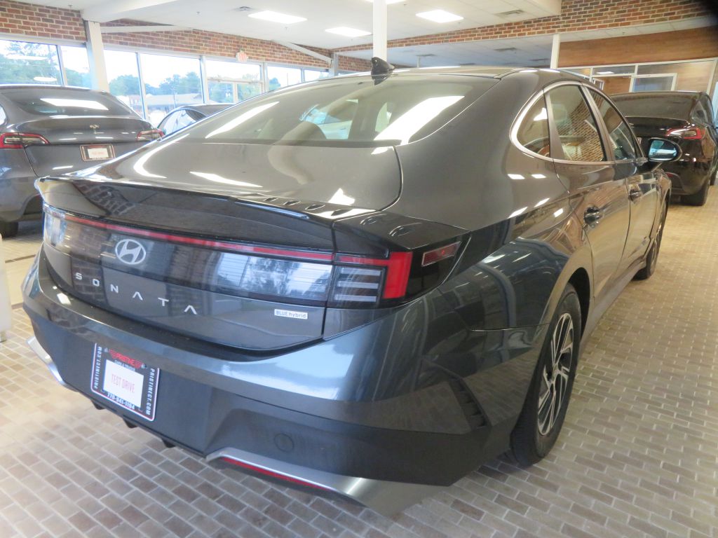 Photo 4 of this HYUNDAI SONATA