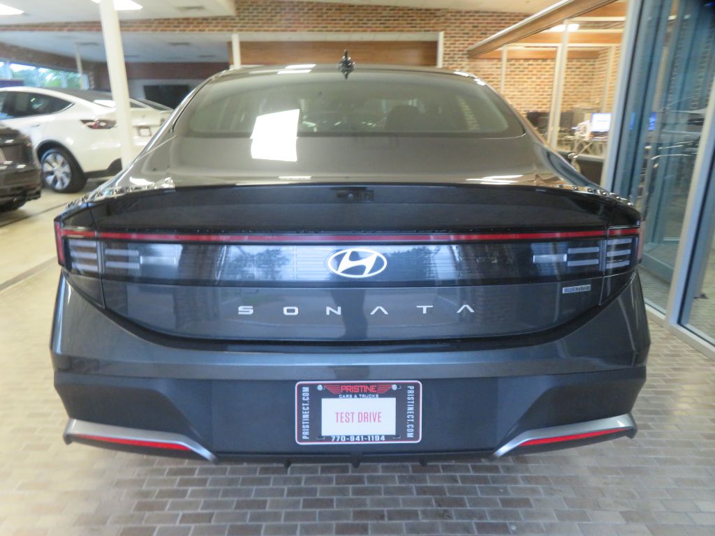Photo 5 of this HYUNDAI SONATA