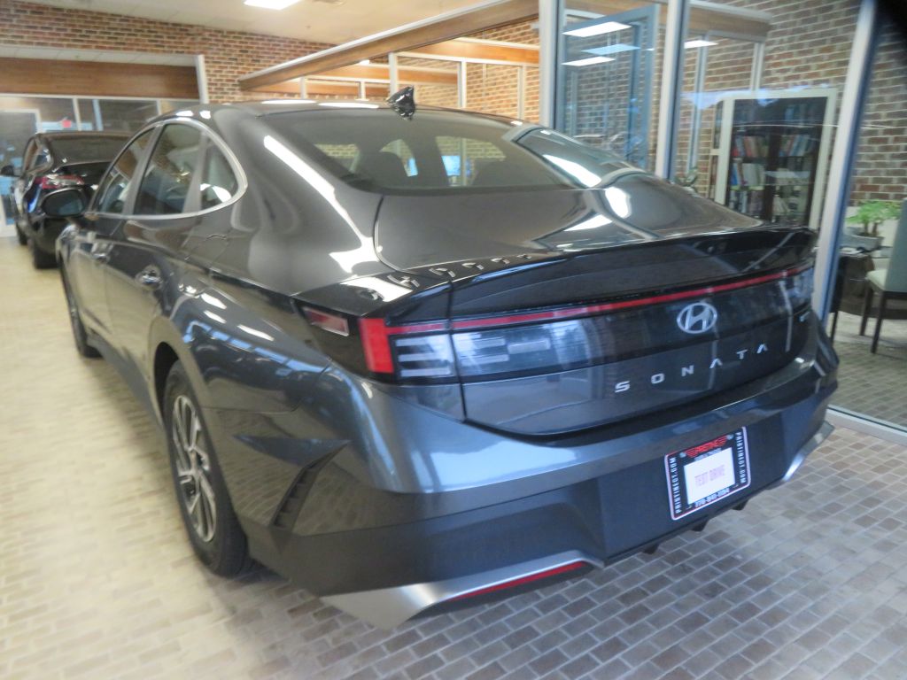 Photo 6 of this HYUNDAI SONATA