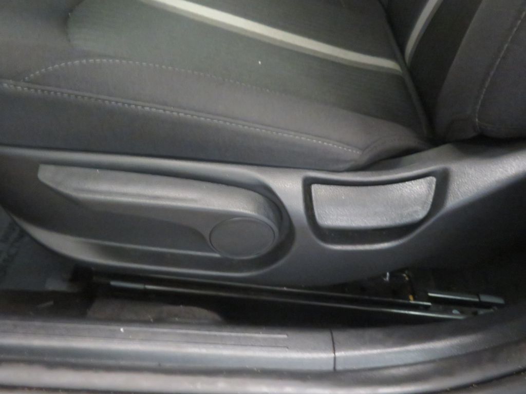 Photo 14 of this HYUNDAI SONATA