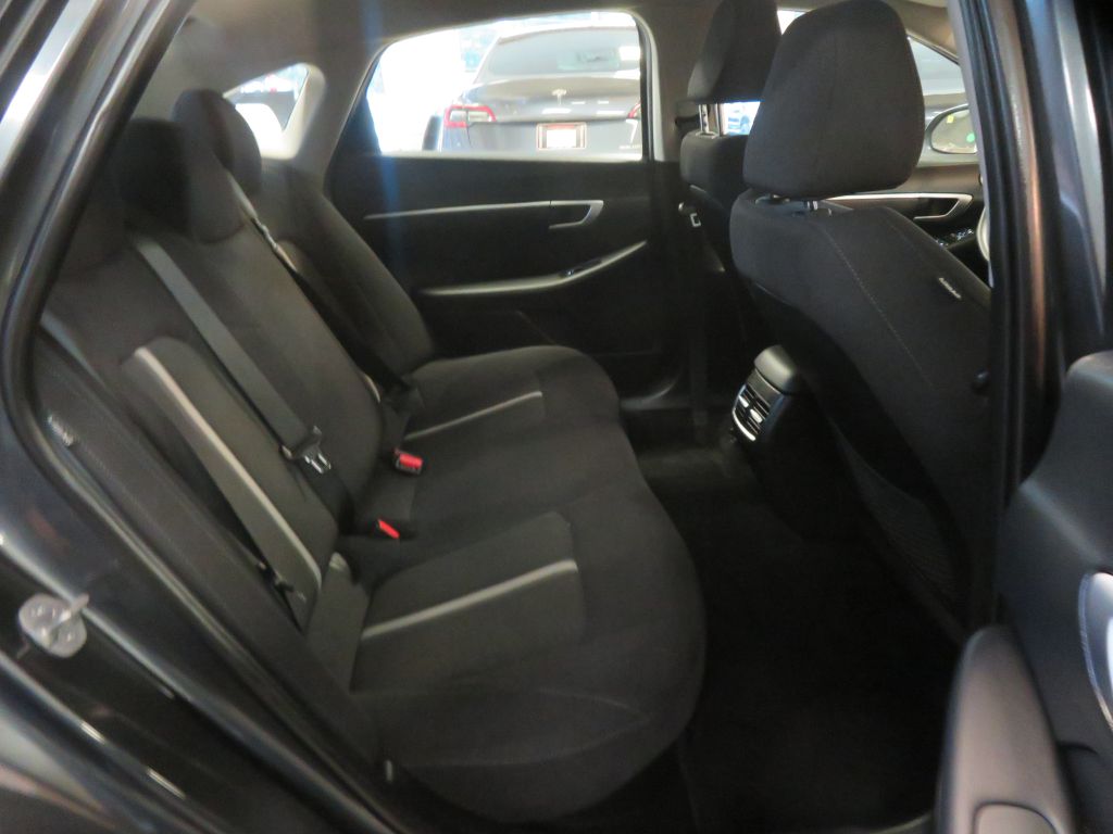 Photo 20 of this HYUNDAI SONATA