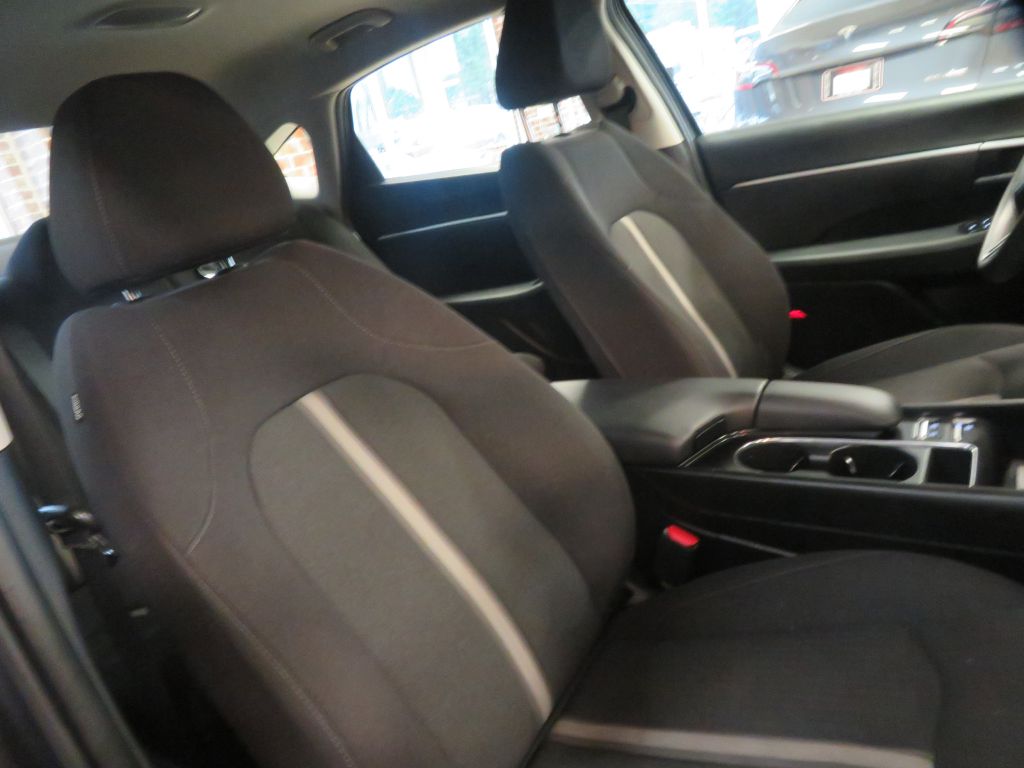 Photo 25 of this HYUNDAI SONATA