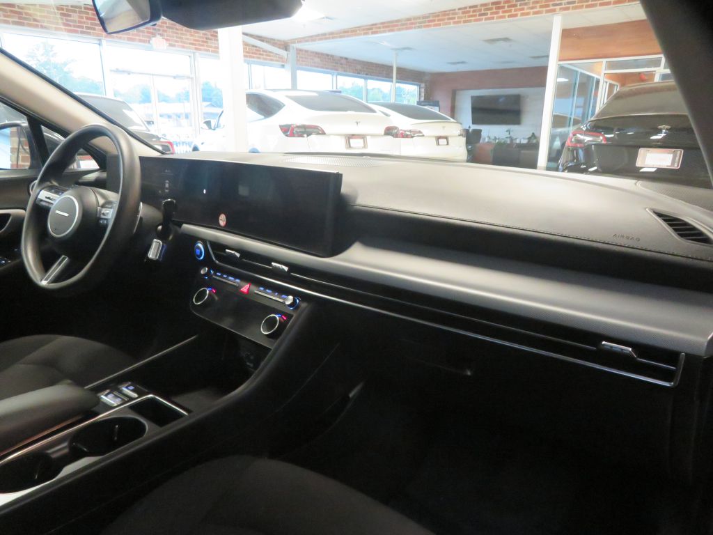 Photo 26 of this HYUNDAI SONATA