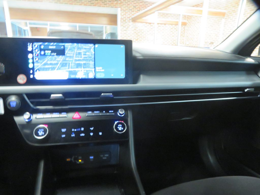 Photo 33 of this HYUNDAI SONATA
