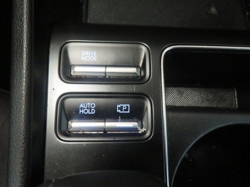 Photo 39 of this HYUNDAI SONATA