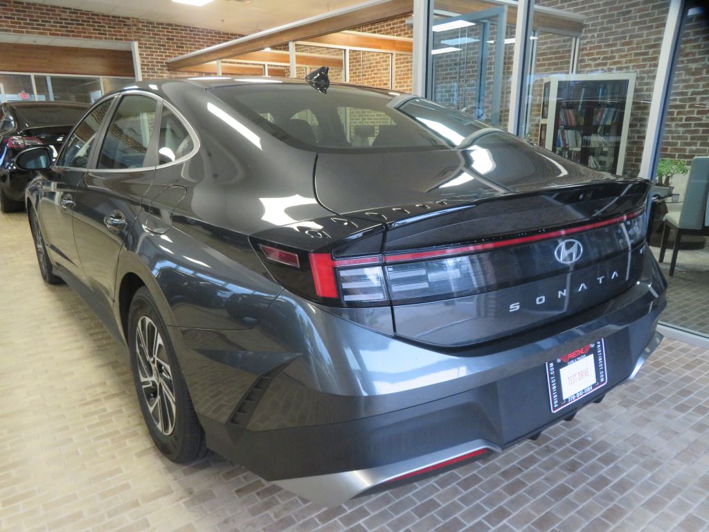 Photo 59 of this HYUNDAI SONATA