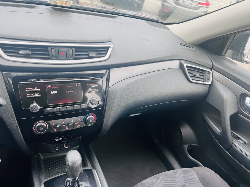 Photo 14 of this NISSAN ROGUE