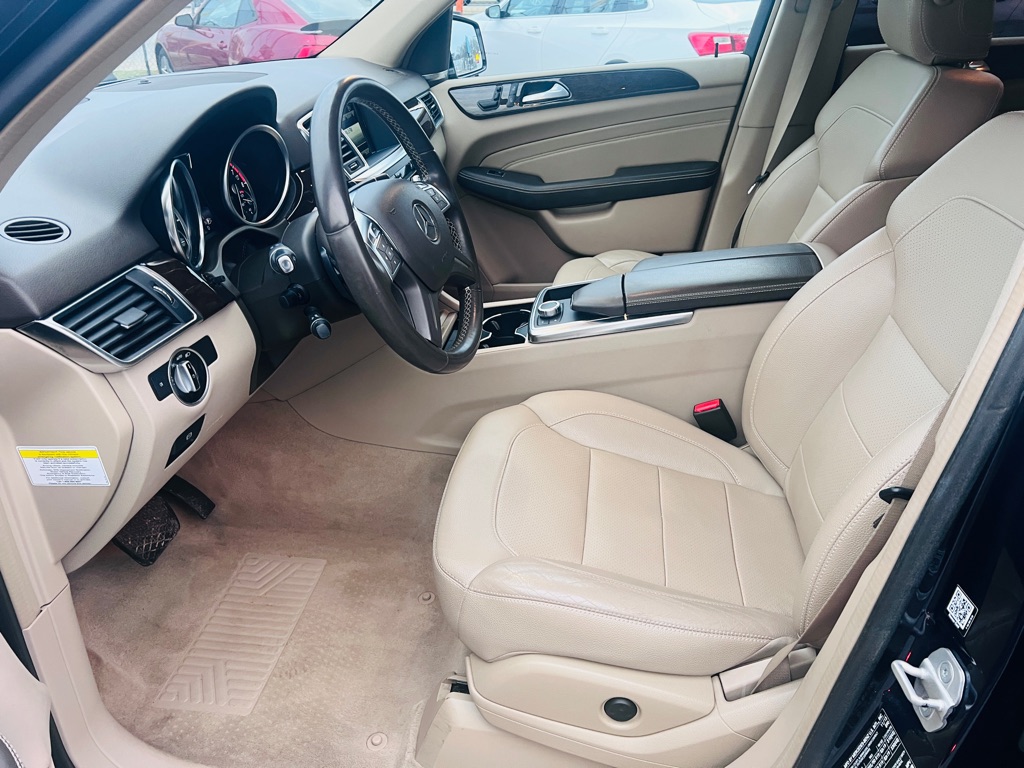 Photo 10 of this MERCEDES-BENZ M-CLASS