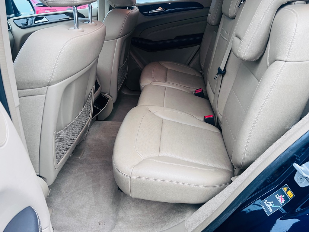 Photo 11 of this MERCEDES-BENZ M-CLASS