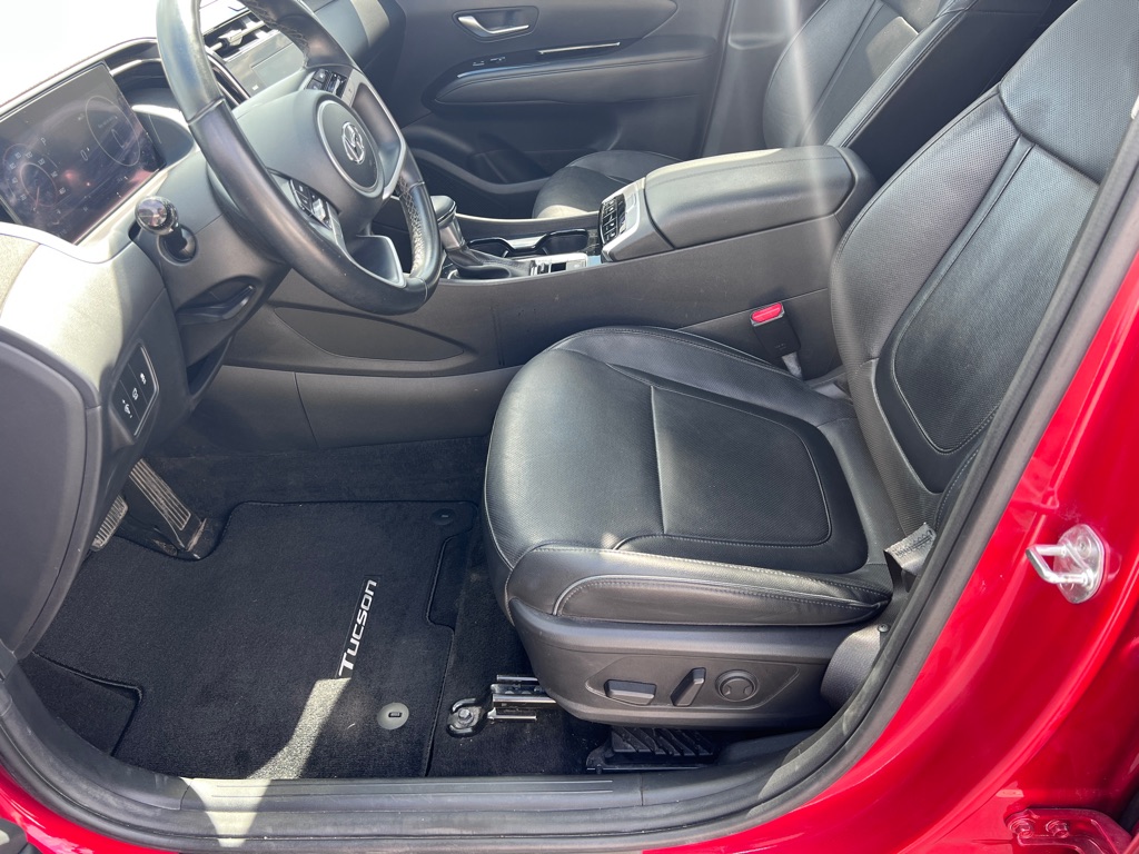Photo 10 of this HYUNDAI TUCSON