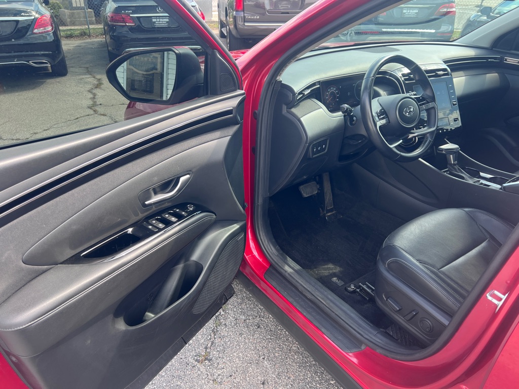 Photo 9 of this HYUNDAI TUCSON