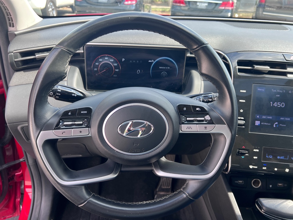 Photo 15 of this HYUNDAI TUCSON