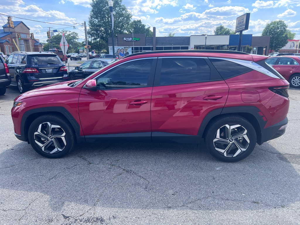 Photo 8 of this HYUNDAI TUCSON