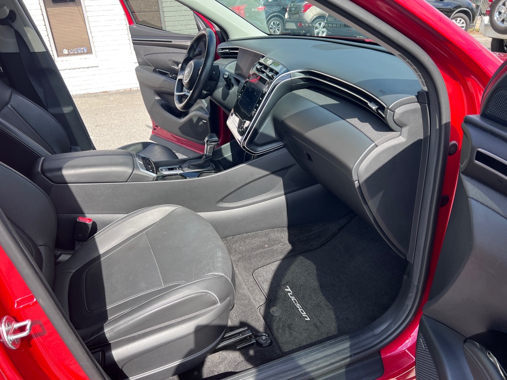 Photo 12 of this HYUNDAI TUCSON
