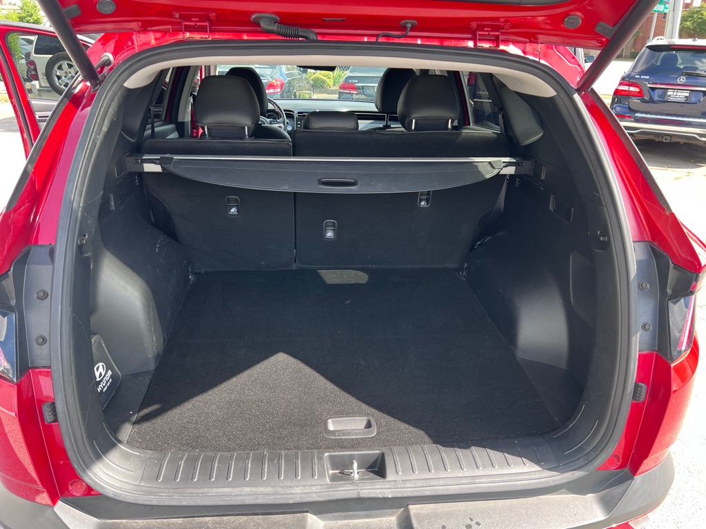 Photo 21 of this HYUNDAI TUCSON