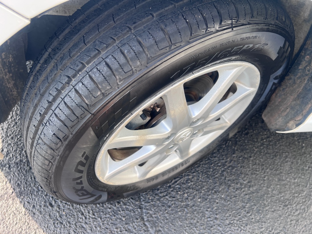 Photo 18 of this TOYOTA PRIUS C