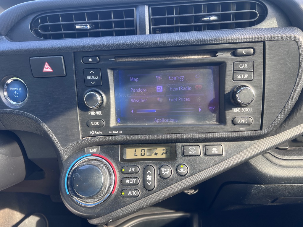 Photo 14 of this TOYOTA PRIUS C
