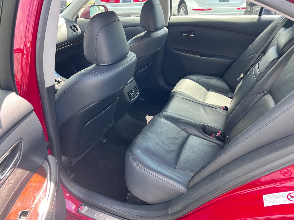 Photo 10 of this LEXUS ES 350