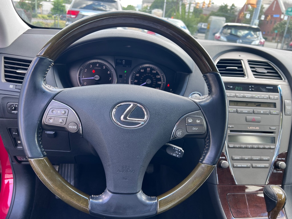 Photo 14 of this LEXUS ES 350