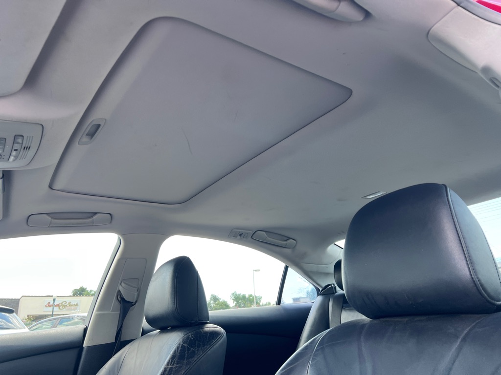 Photo 11 of this LEXUS ES 350